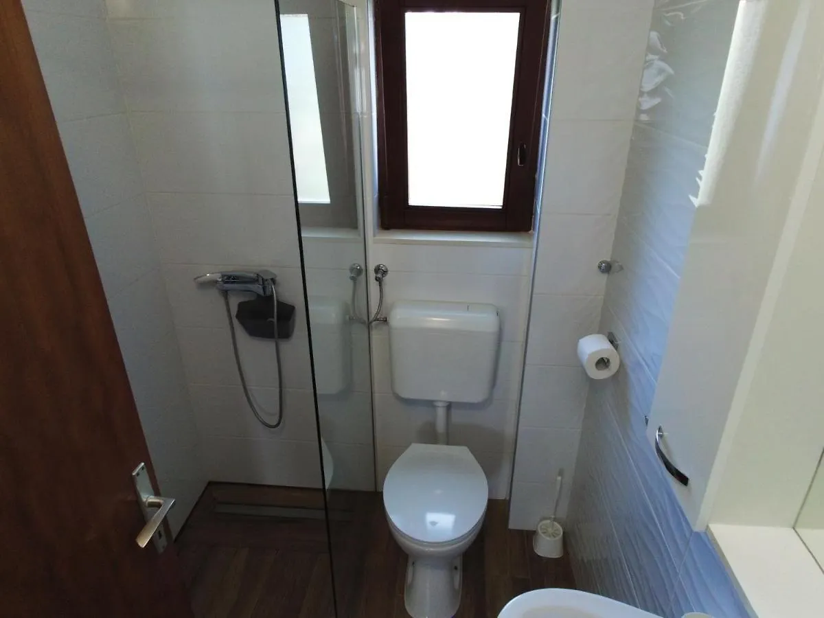 Apartments Katina Tkon 0*,