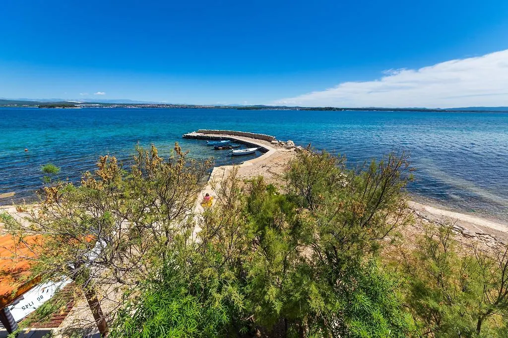 Apartments Katina Tkon 0*,  Croacia