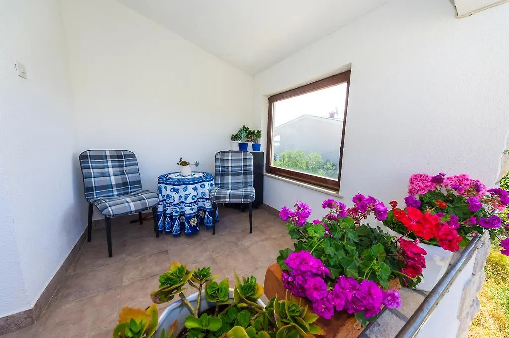 Apartments Katina Tkon