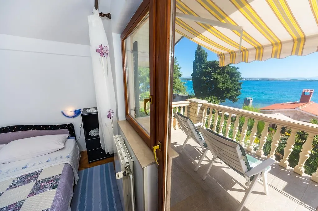 Apartments Katina Tkon 0*,  Croacia